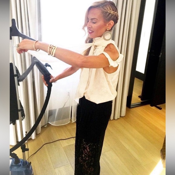 Rachel Zoe NWT $395 "Ecru" Cream Satin
Jacquard "Nashua" SL Blouse SZ 6 - Picture 3 of 3